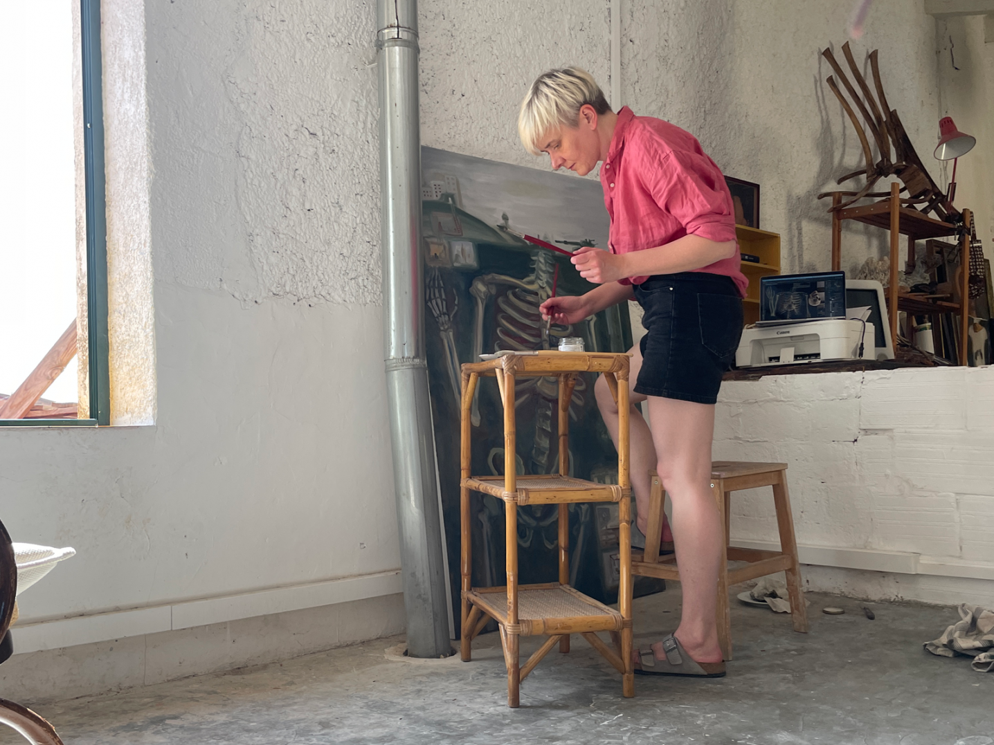 Artist Maria Plotnikova working in CeRCCa Residency in Catalonia.