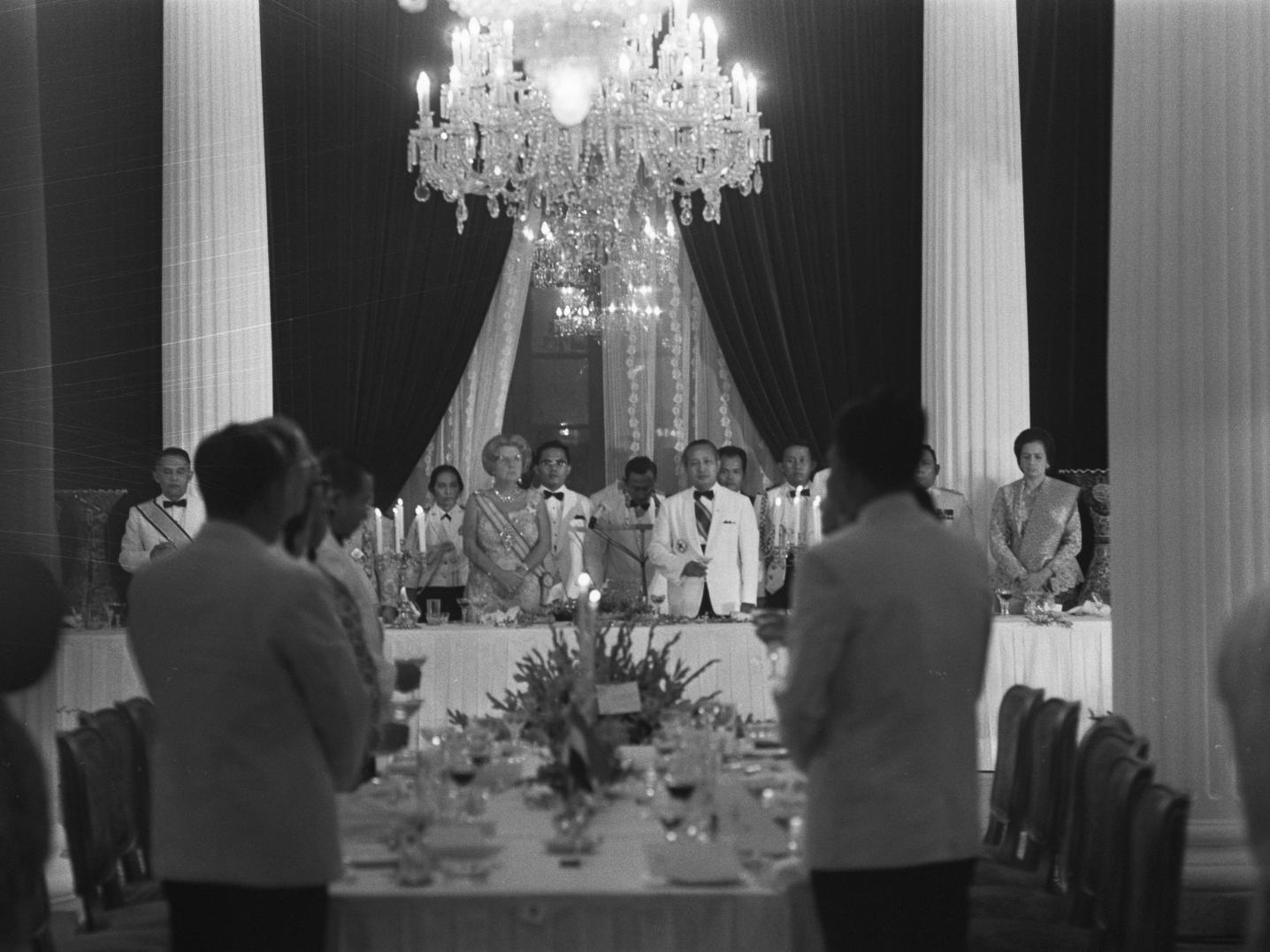 Queen Juliana and President Suharto at the state banquet held in Istana Negara in 1971 as part of the state visit of Queen Juliana and Prince Bernhard to Indonesia