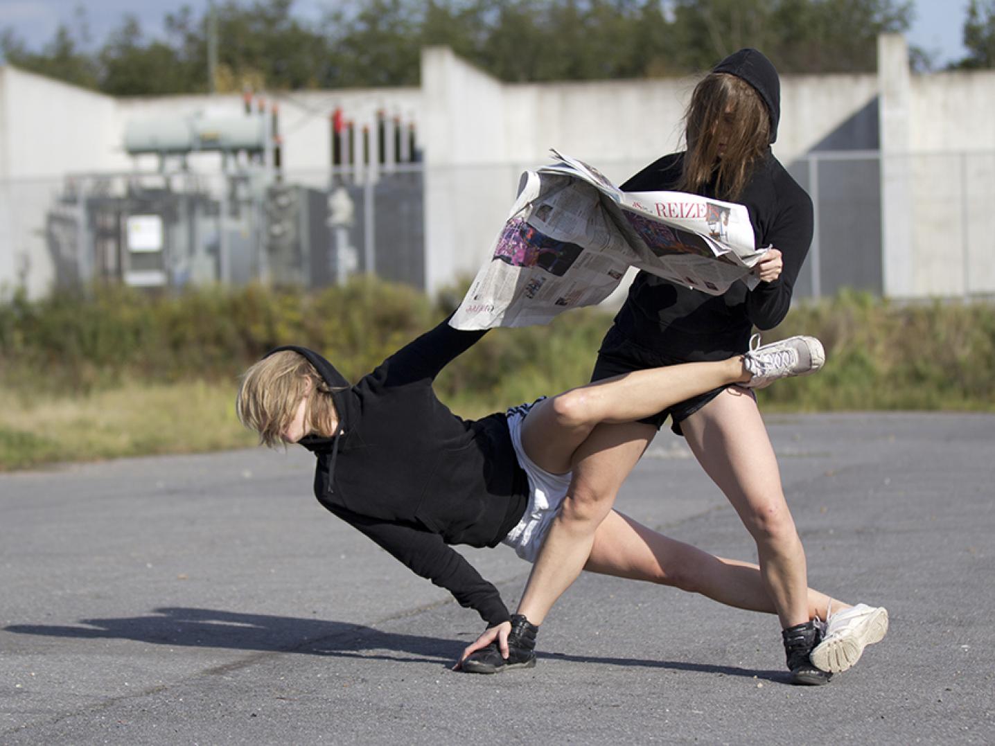 'Balancing Bodies', by Cie Woest. Photo: Amaury Avermaete 