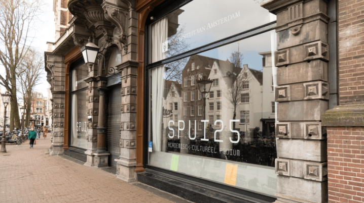 Building with big window with the text Spui25 on it