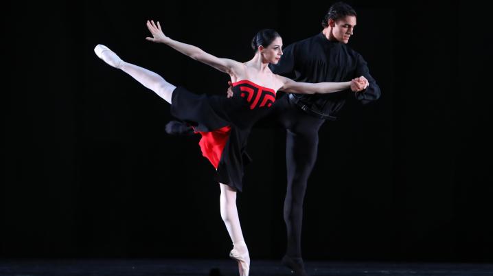 Two dancers from the National Ballet performing 5 Tangos